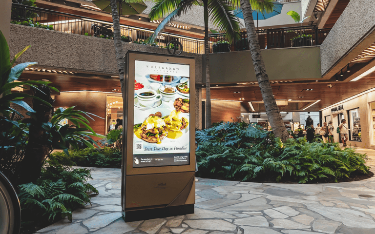 DSA SIGNAGE_Digital_kiosk_royal_hawaiian_center