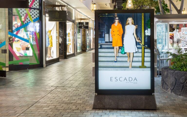 DSA_Signage_Ala-Moana – ESCADA