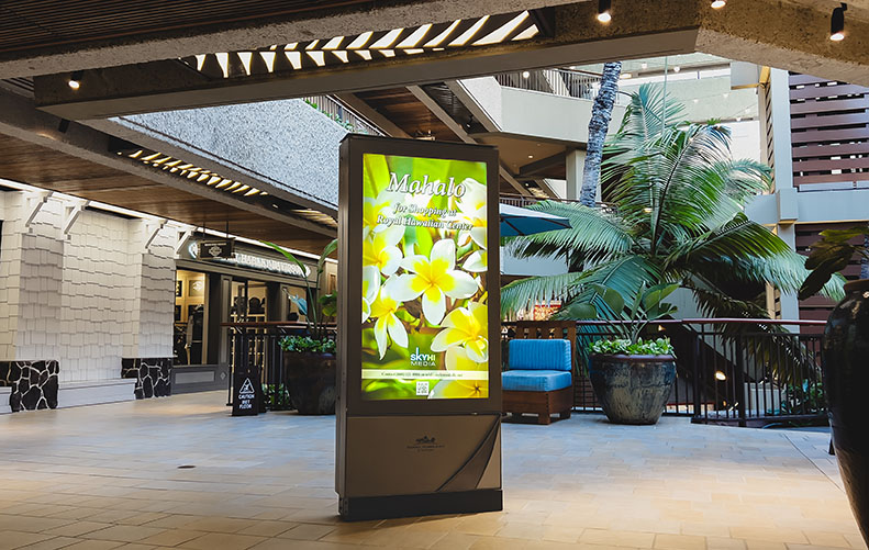 DSA-Signage-royal-hawaiian-mall-digital-kiosk