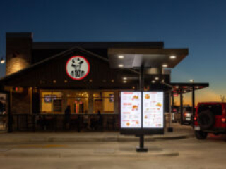 DSA SIGNAGE_Digital_menuboard_slim_chickens_bentonville