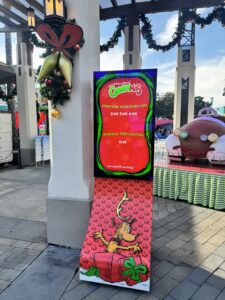 universal studios digital signage kiosk