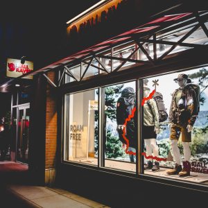 dsa-signage-retail-fjallraven-new-york
